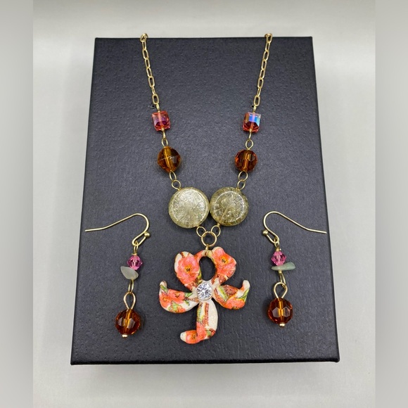 🌺🤎Decoupaged Flower Necklace/Earring Set - Picture 1 of 4